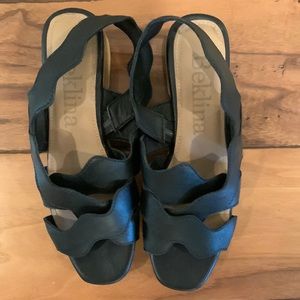 Beklina Wiggle Clog Black - 8